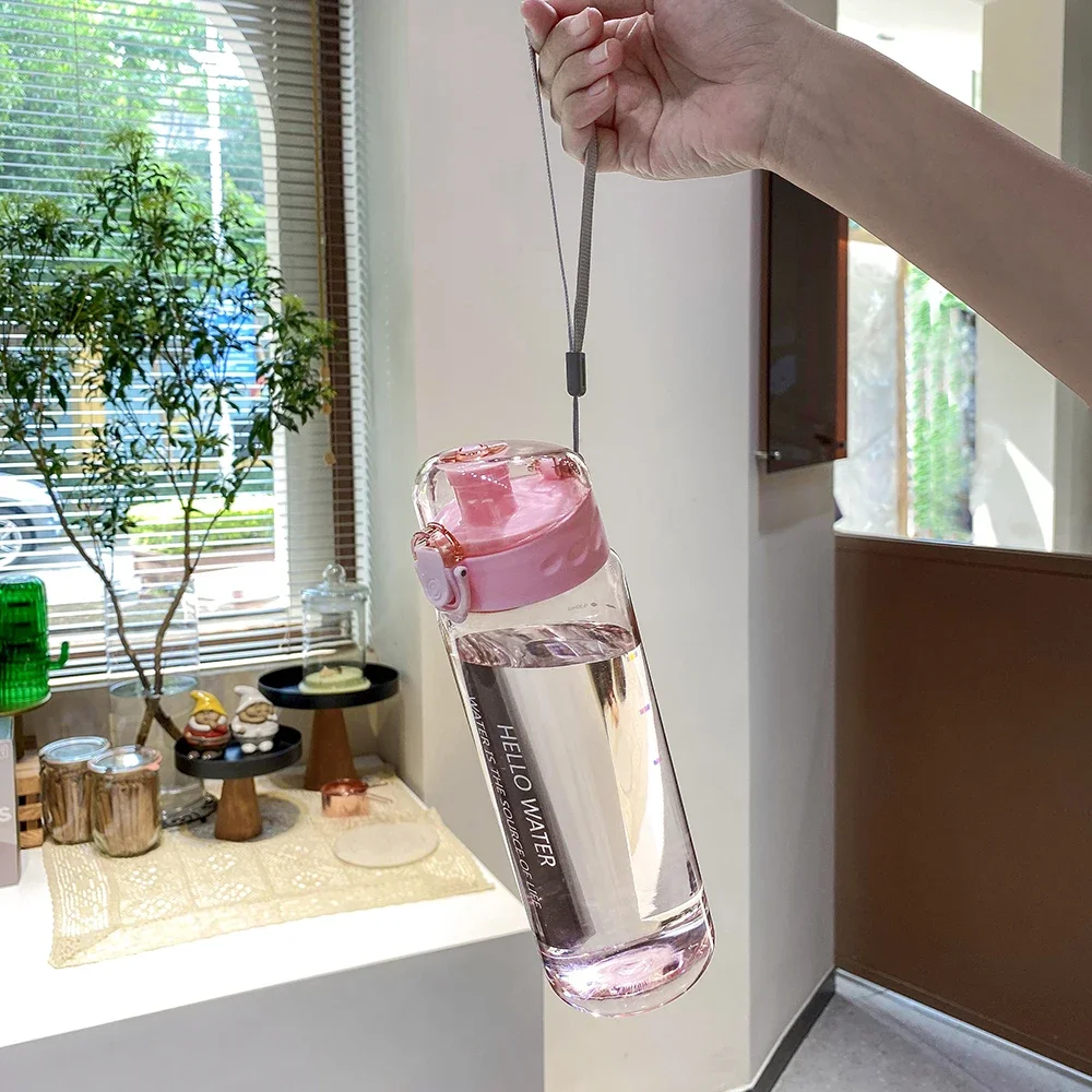 780 ミリリットルポータブル学校用プラスチック製水筒飲料用 - Coffee Equipment And Supplies のレビューと価格